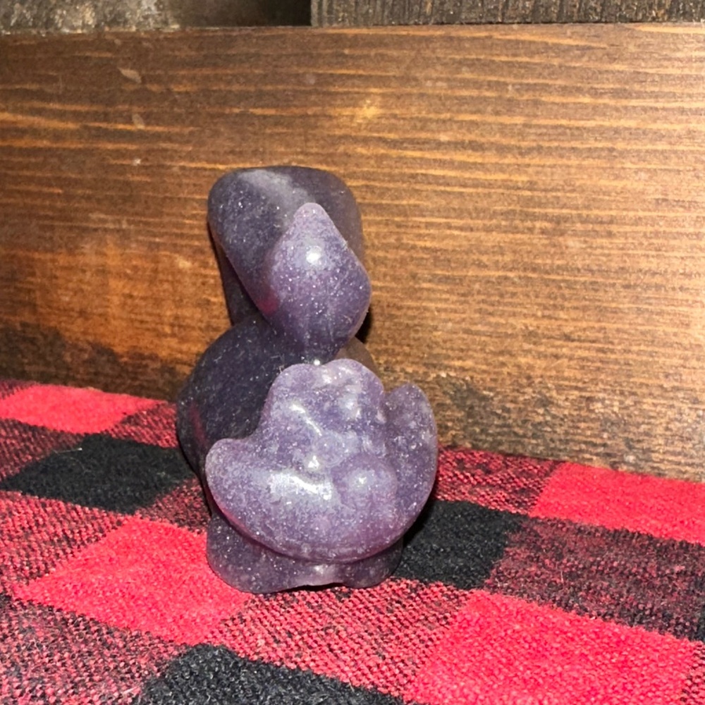 Purple Strawberry Quartz Cheshire Cat Figurine